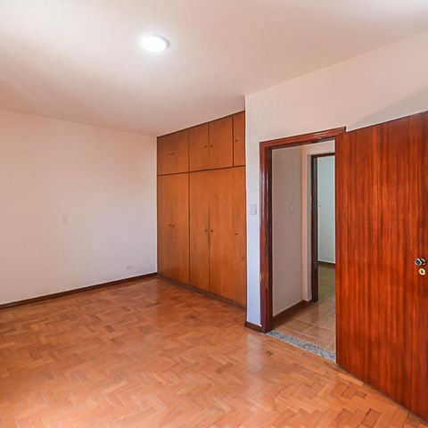Casa à venda com 328m², 3 quartos e 6 vagasQuarto 1