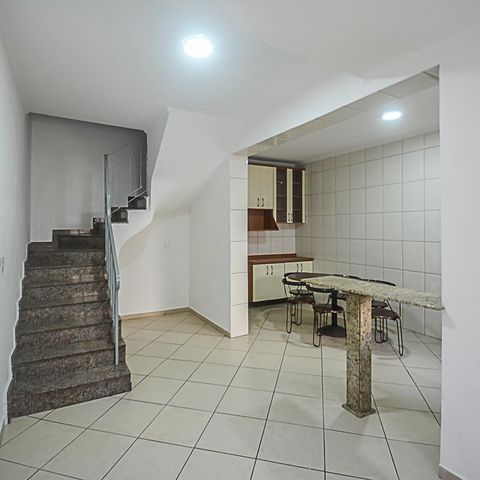 Casa à venda com 328m², 3 quartos e 6 vagasCopa