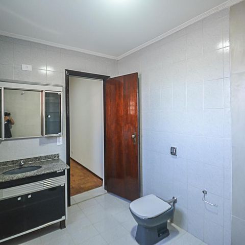 Casa à venda com 328m², 3 quartos e 6 vagasBanheiro da Suíte