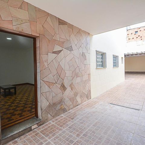Casa à venda com 328m², 3 quartos e 6 vagasGaragem