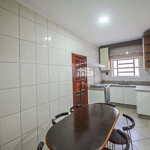 Casa à venda com 328m², 3 quartos e 6 vagasCozinha