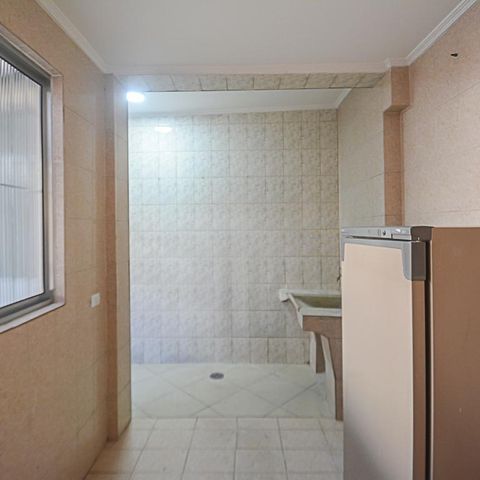 Casa à venda com 328m², 3 quartos e 6 vagasÁrea de Serviço