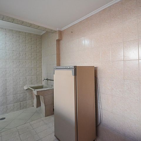 Casa à venda com 328m², 3 quartos e 6 vagasÁrea de Serviço