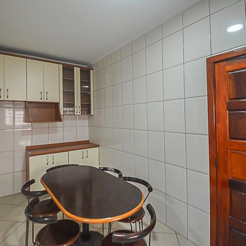 Casa à venda com 328m², 3 quartos e 6 vagasCozinha