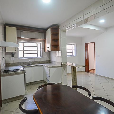 Casa à venda com 328m², 3 quartos e 6 vagasCozinha