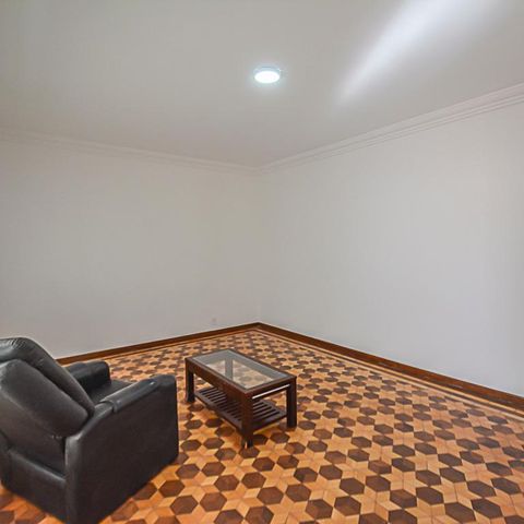 Casa à venda com 328m², 3 quartos e 6 vagasSala