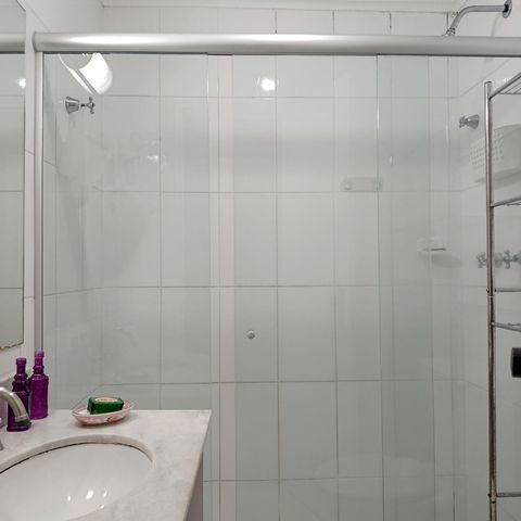 Studio para alugar com 30m², 1 quarto e 1 vaga Studio para alugar com 30m², 1 quarto e 1 vagaBanheiro
