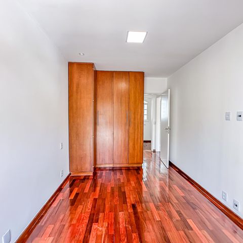 Apartamento à venda com 80m², 3 quartos e 2 vagasQuarto 1