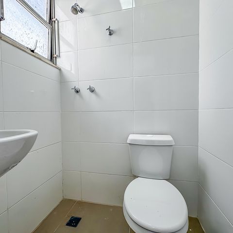 Apartamento à venda com 80m², 3 quartos e 2 vagasBanheiro de Serviço