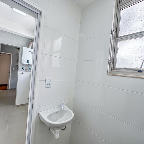 Apartamento à venda com 80m², 3 quartos e 2 vagasBanheiro de Serviço