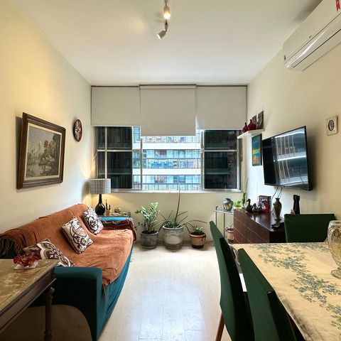 Apartamento para alugar com 75m², 2 quartos e 1 vagaSala