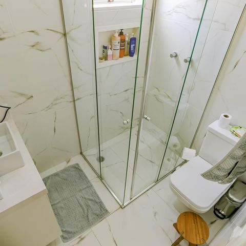 Casa de condomínio à venda com 167m², 3 quartos e 1 vaga Casa de condomínio à venda com 167m², 3 quartos e 1 vagaBanheiro da Suíte 1