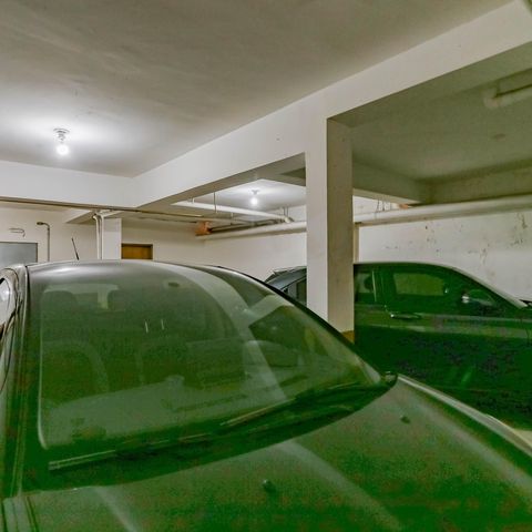 Casa de condomínio à venda com 167m², 3 quartos e 1 vaga Casa de condomínio à venda com 167m², 3 quartos e 1 vagaGaragem