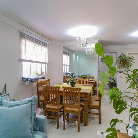 Casa de condomínio à venda com 167m², 3 quartos e 1 vaga Casa de condomínio à venda com 167m², 3 quartos e 1 vagaSala
