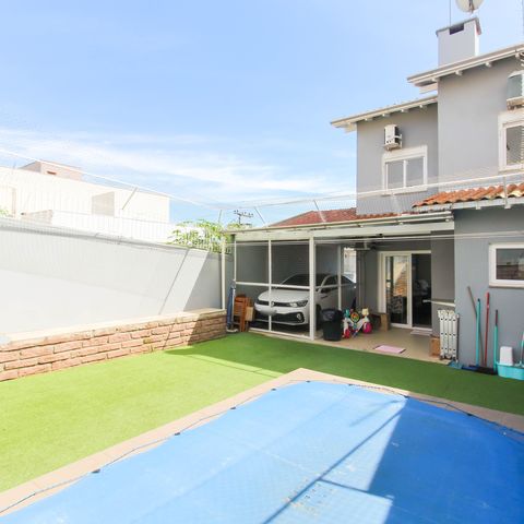 Casa à venda com 192m², 3 quartos e 3 vagasÁrea externa
