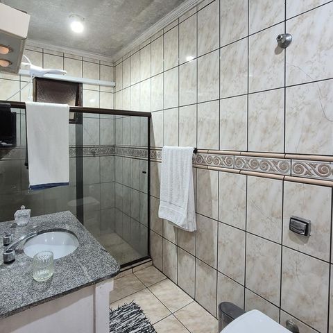 Casa para alugar com 376m², 4 quartos e 1 vagaCasa 2 - Banheiro da Suíte