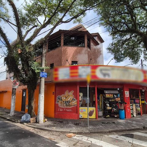 Casa para alugar com 376m², 4 quartos e 1 vagaFachada