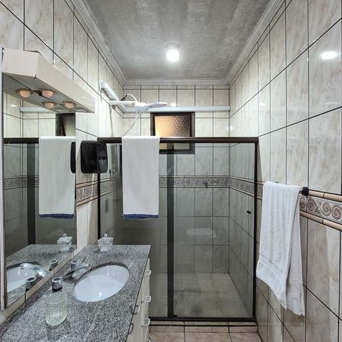 Casa para alugar com 376m², 4 quartos e 1 vagaCasa 2 - Banheiro da Suíte