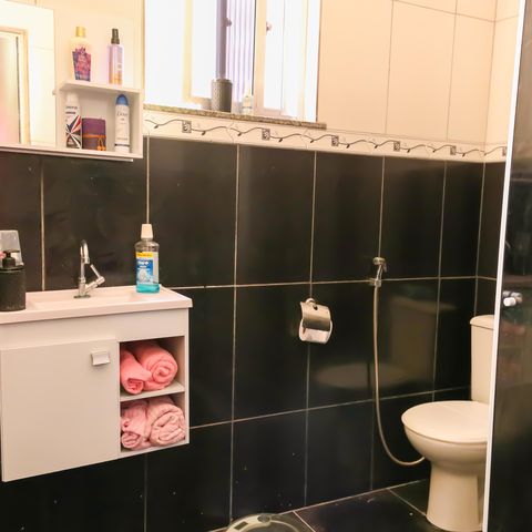 Apartamento à venda com 70m², 2 quartos e sem vagaBanheiro