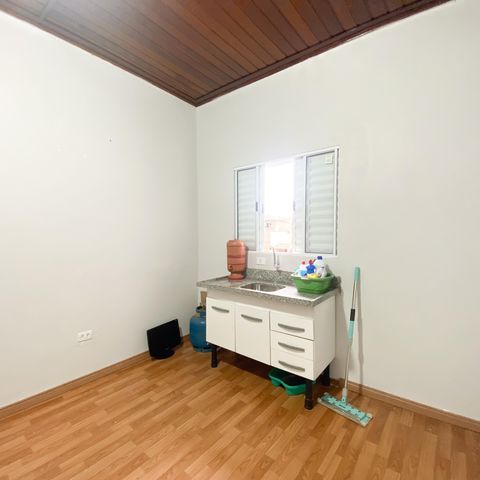 Casa para alugar com 300m², 1 quarto e 1 vaga Casa para alugar com 300m², 1 quarto e 1 vagaStudio