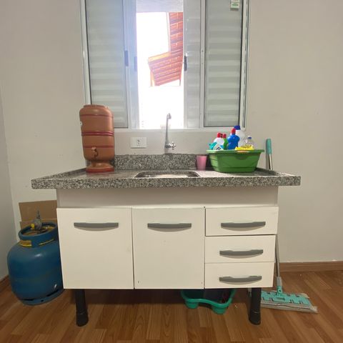 Casa para alugar com 300m², 1 quarto e 1 vaga Casa para alugar com 300m², 1 quarto e 1 vagaStudio