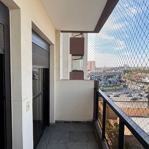 Apartamento à venda com 140m², 3 quartos e 2 vagasQuarto 2 Varanda