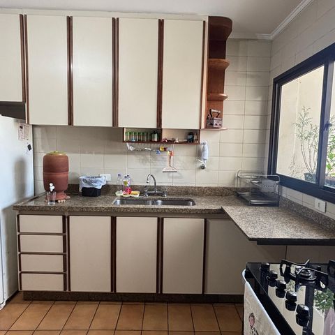 Apartamento à venda com 140m², 3 quartos e 2 vagasCozinha