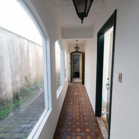Casa para alugar com 300m², 3 quartos e 3 vagasCorredor