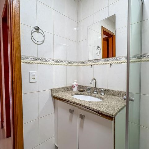 Apartamento à venda com 220m², 3 quartos e 4 vagasBanheiro Social