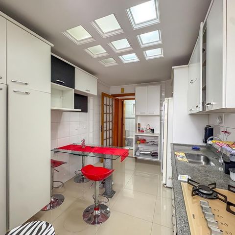 Apartamento à venda com 220m², 3 quartos e 4 vagasCozinha