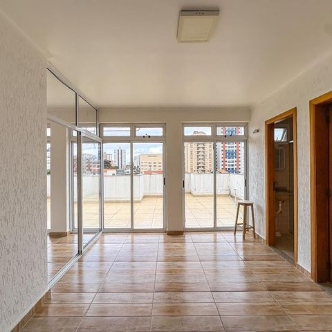 Apartamento à venda com 220m², 3 quartos e 4 vagasCobertura