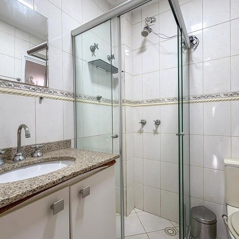 Apartamento à venda com 220m², 3 quartos e 4 vagasBanheiro Social