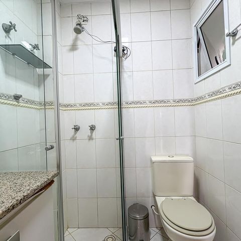 Apartamento à venda com 220m², 3 quartos e 4 vagasBanheiro Social