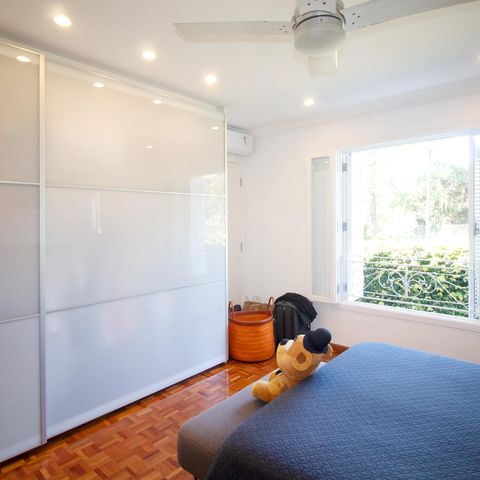Casa à venda com 460m², 4 quartos e 3 vagas Casa à venda com 460m², 4 quartos e 3 vagasQuarto 2