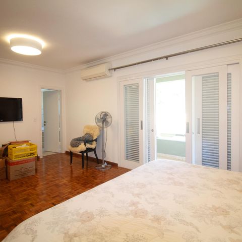 Casa à venda com 460m², 4 quartos e 3 vagas Casa à venda com 460m², 4 quartos e 3 vagasQuarto 3