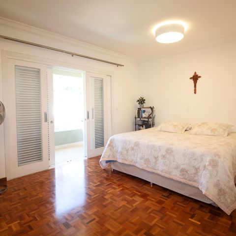 Casa à venda com 460m², 4 quartos e 3 vagas Casa à venda com 460m², 4 quartos e 3 vagasQuarto 3
