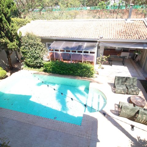 Casa à venda com 460m², 4 quartos e 3 vagas Casa à venda com 460m², 4 quartos e 3 vagasVaranda do Quarto 3