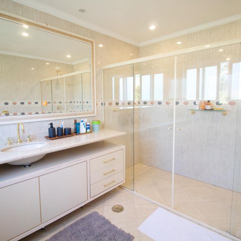 Casa à venda com 460m², 4 quartos e 3 vagas Casa à venda com 460m², 4 quartos e 3 vagasBanheiro do Quarto 2