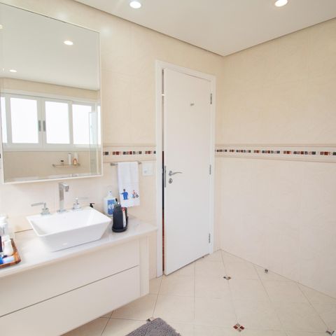 Casa à venda com 460m², 4 quartos e 3 vagas Casa à venda com 460m², 4 quartos e 3 vagasBanheiro do Quarto