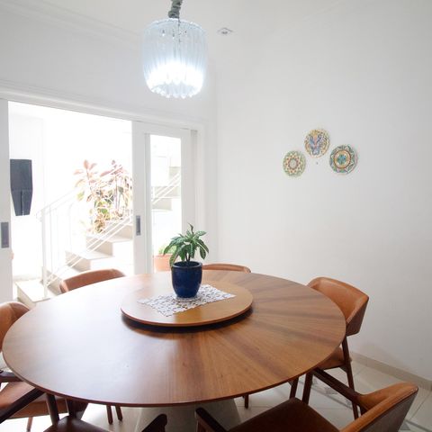 Casa à venda com 460m², 4 quartos e 3 vagas Casa à venda com 460m², 4 quartos e 3 vagasCopa