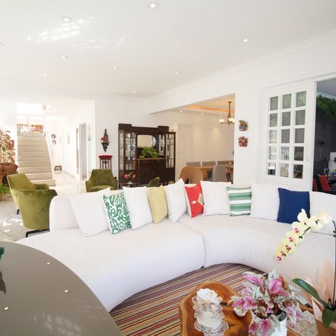 Casa à venda com 460m², 4 quartos e 3 vagas Casa à venda com 460m², 4 quartos e 3 vagasSala
