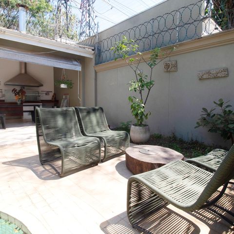 Casa à venda com 460m², 4 quartos e 3 vagas Casa à venda com 460m², 4 quartos e 3 vagasÁrea comum