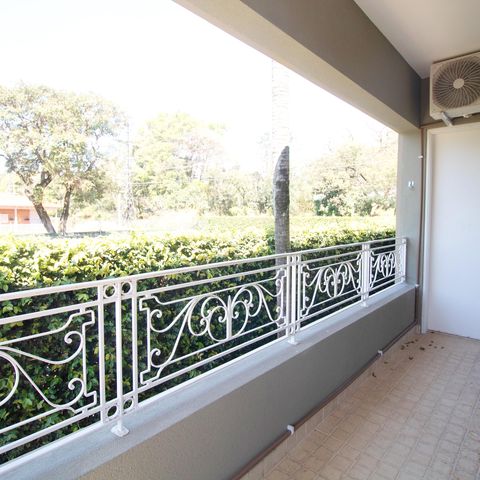 Casa à venda com 460m², 4 quartos e 3 vagas Casa à venda com 460m², 4 quartos e 3 vagasVaranda do Quarto 2
