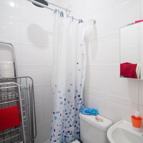 Casa à venda com 460m², 4 quartos e 3 vagas Casa à venda com 460m², 4 quartos e 3 vagasBanheiro de Serviço