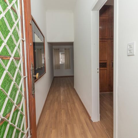 Casa à venda com 148m², 2 quartos e sem vagaCorredor Interno