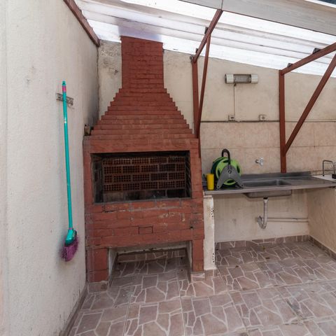 Casa à venda com 148m², 2 quartos e sem vagaQuintal com Churrasqueira
