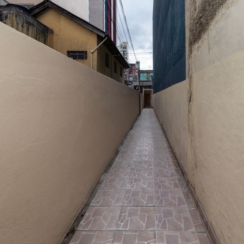 Casa à venda com 148m², 2 quartos e sem vagaQuintal - Corredor de Acesso