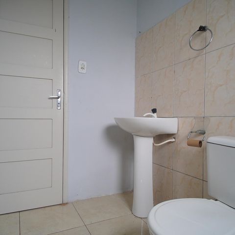 Casa à venda com 70m², 1 quarto e 2 vagasBanheiro da Suíte