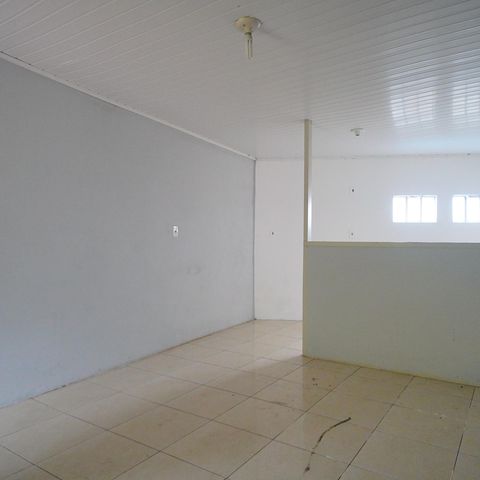 Casa à venda com 70m², 1 quarto e 2 vagasSala