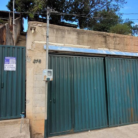 Casa à venda com 212m², 3 quartos e 2 vagas Casa à venda com 212m², 3 quartos e 2 vagasFachada